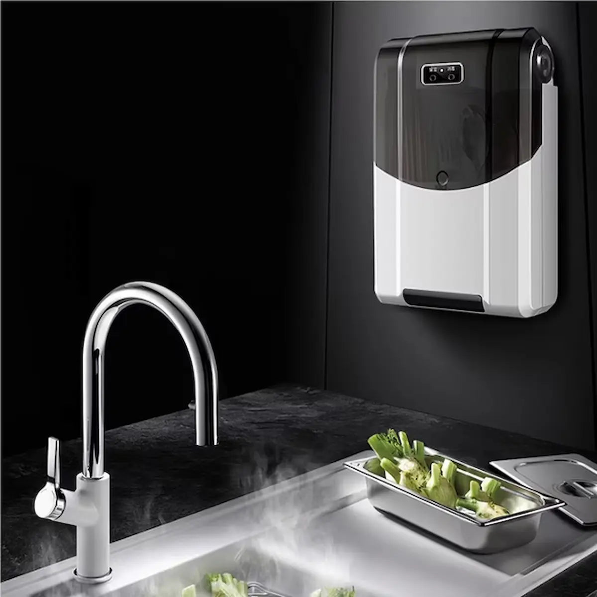 "Secador esterilizador de cubiertos UV con sensor automático montado en pared"